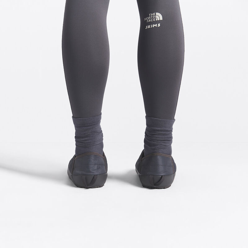 The North Face X SKIMS Thermoball Traction V Mules, SK GUNMETAL - SK GUNMETAL, hi-res image number 3